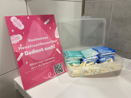 Kostenlose Menstruationsartikel auf den Damentoiletten