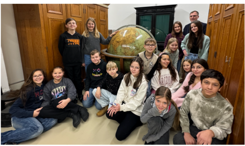 Klasse 5 entdeckt die Welt der Karten im Perthes-Forum Gotha